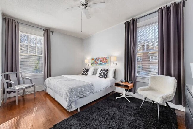 Building Photo - 536 Hawthorne Ln