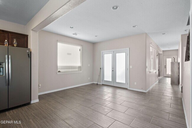 Building Photo - 7129 Long Meadow Dr