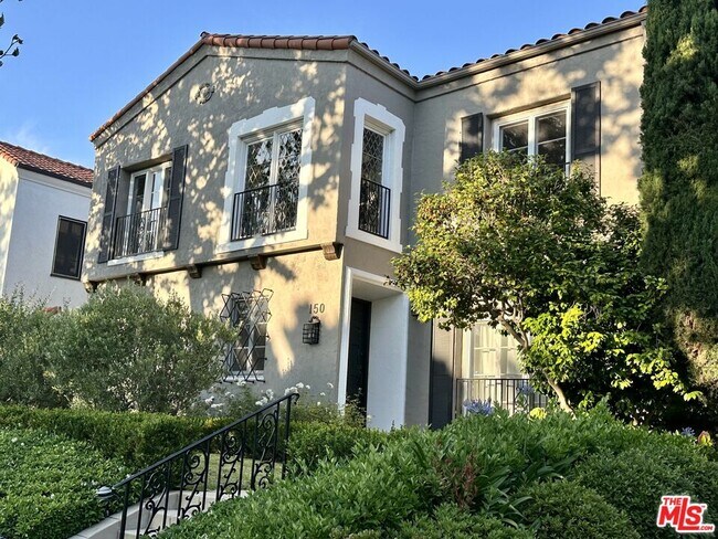 Building Photo - 150 S Orange Dr