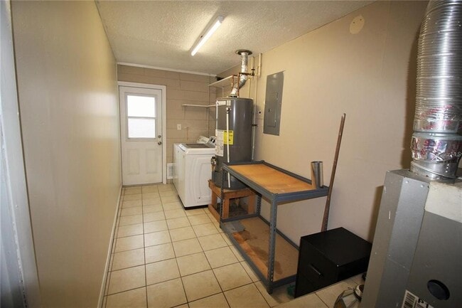 Building Photo - 610 Wilshire Dr