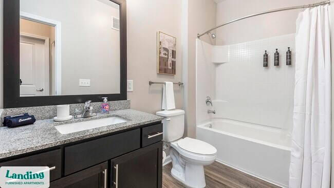 Building Photo - 915 Brentmoor Dr