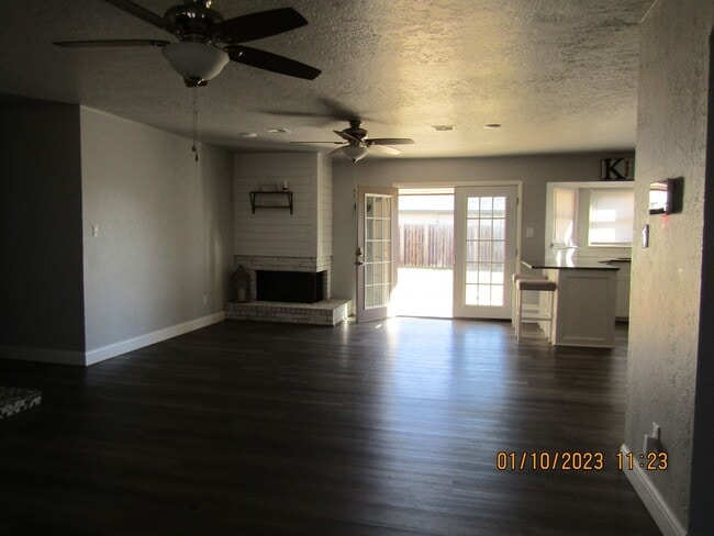 Building Photo - Great home located on the eastside, walking distance to MacArthur Schools.
