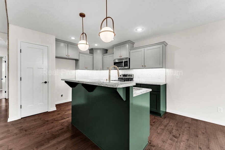 Building Photo - 825 S Trail Point Ct
