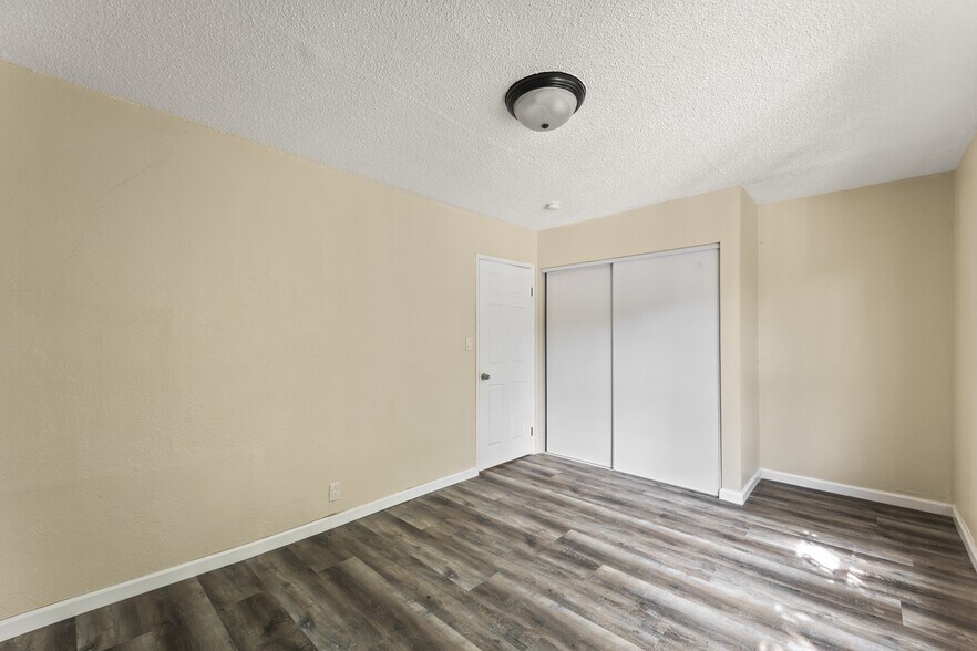 Building Photo - 2965 S Rimpau Blvd