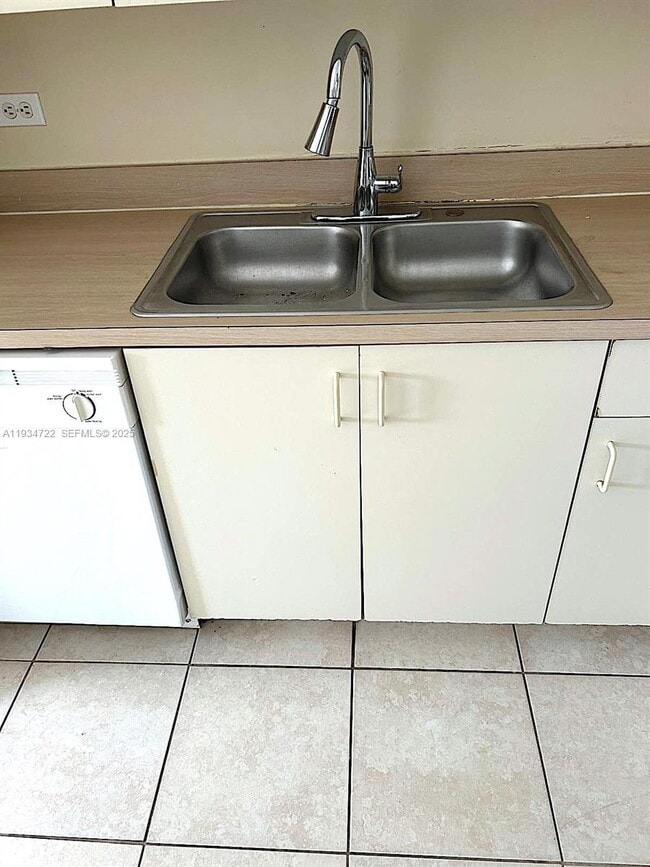 Building Photo - 3690 N 56th Ave