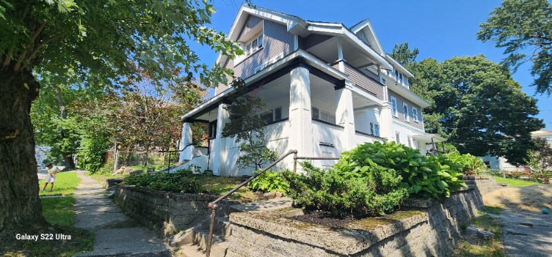 Building Photo - 12 Woodford St