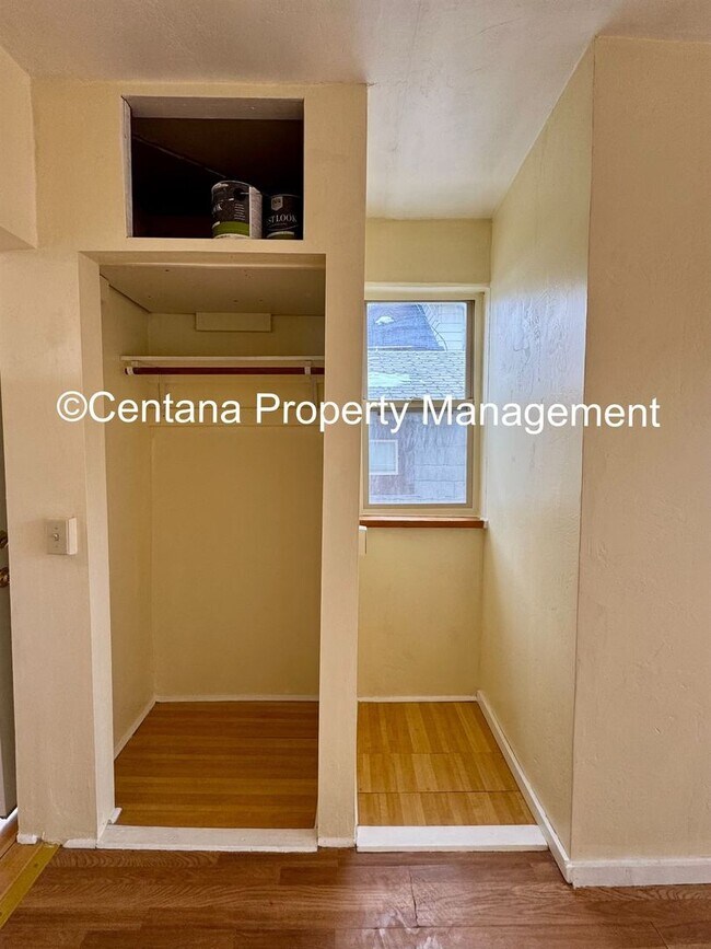 Building Photo - 1265-1265 1/2 Farrell