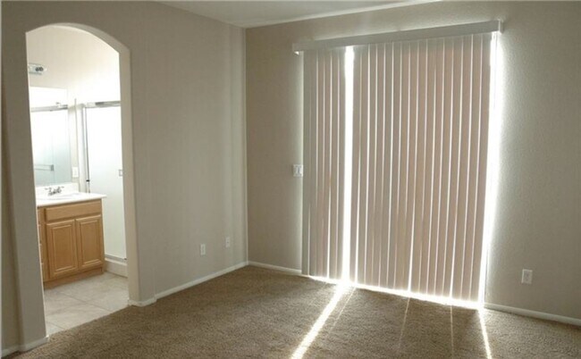 Building Photo - Single Family Home in Gated Community of N Las Vegas