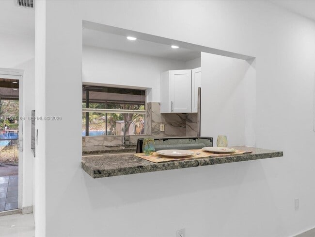 Building Photo - 4331 SW 31st Dr