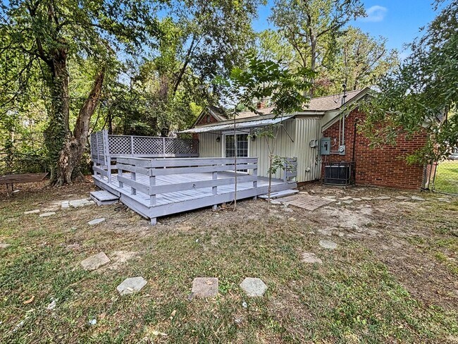 Building Photo - 987 Parkhaven Ln