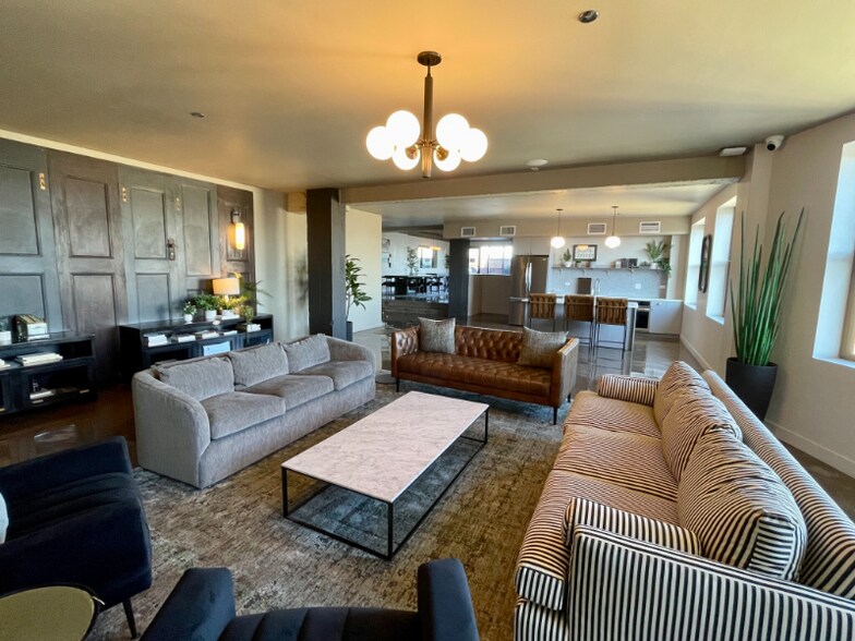 Building Photo - 1130 W Lawrence Ave