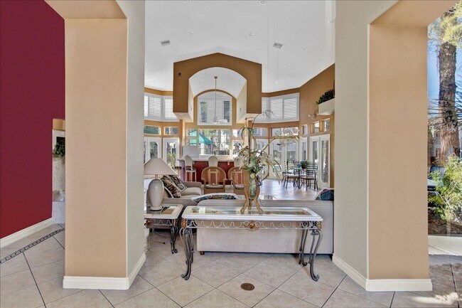 Building Photo - Pacific Legends 2 Bed Condo Near Pool