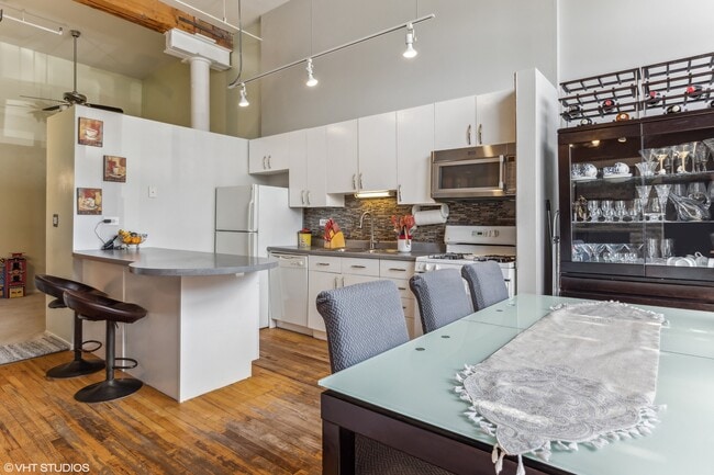 Building Photo - 417 S Jefferson St