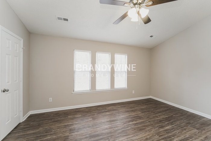 Building Photo - 5831 Silver Eagle Dr