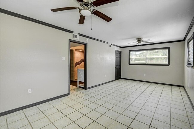 Building Photo - 2708 County Rd 686