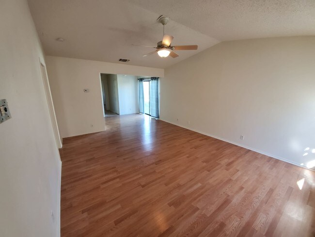 Building Photo - 7906 Falcon Ridge Dr