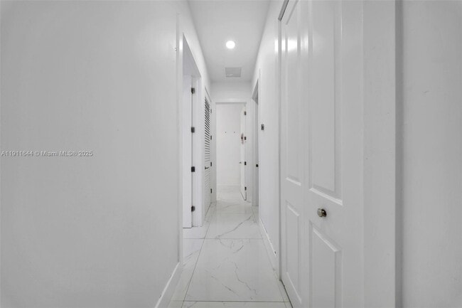 Building Photo - 1550 SW 89th Ct