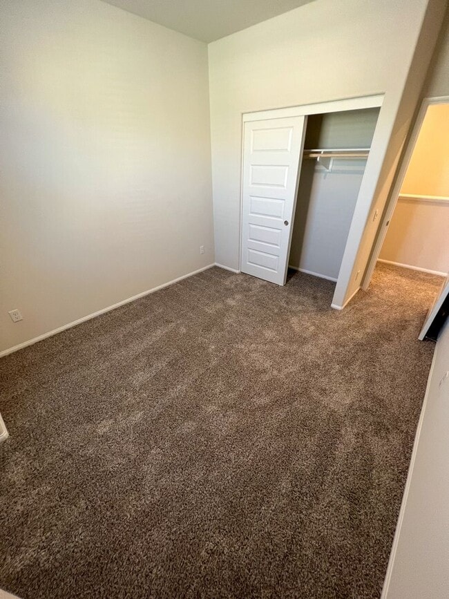 Building Photo - Brand new Condo with SOLAR for LEASE in Te...