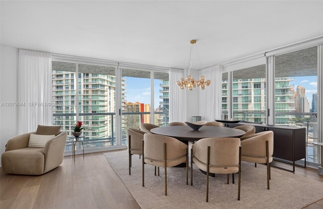 Building Photo - 16500 Collins Ave