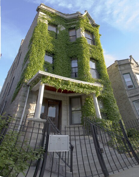 Building Photo - 3337 W Evergreen Ave