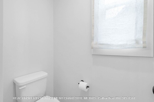 Building Photo - 1609 Parkwood Ave