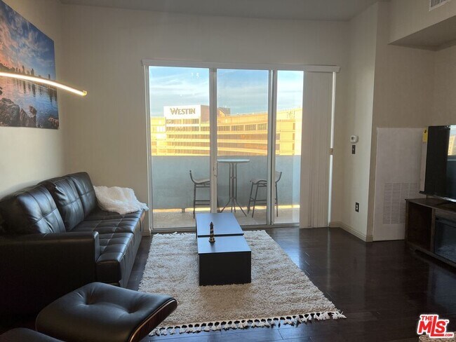 Building Photo - 388 E Ocean Blvd