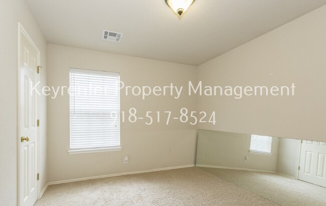 Building Photo - 3 Bed | 2.5 Bath in Jenks!