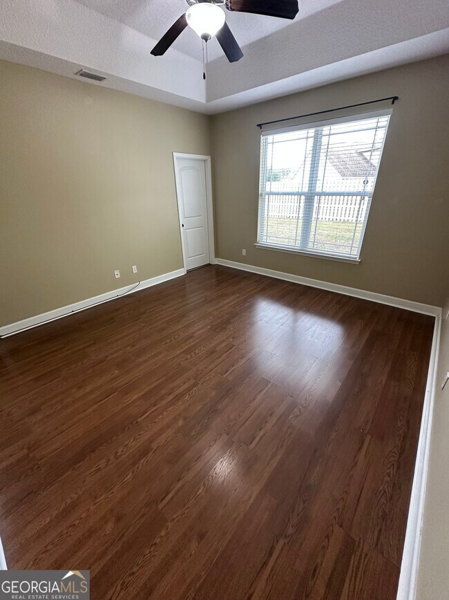 Building Photo - 101 Waters Edge Dr