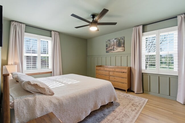 Building Photo - 2820 Donna Hill Dr