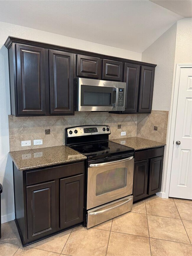 Building Photo - 7609 Buck Meadow Dr