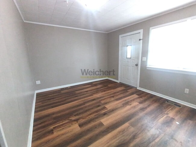 Building Photo - 4-Bed, 2-Bath house with huge backyard