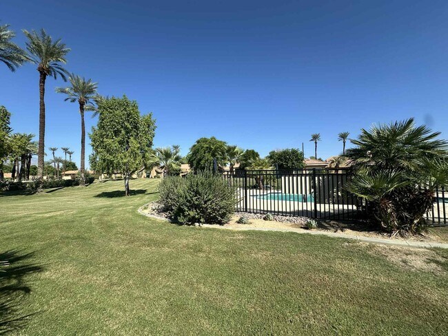 Building Photo - 4 Hermosillo Ln