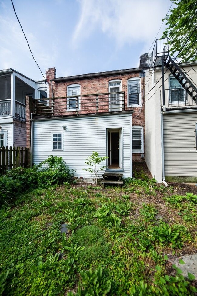 Building Photo - 2026/2027 JHU Off-Campus 5bd/2ba Rowhome w...