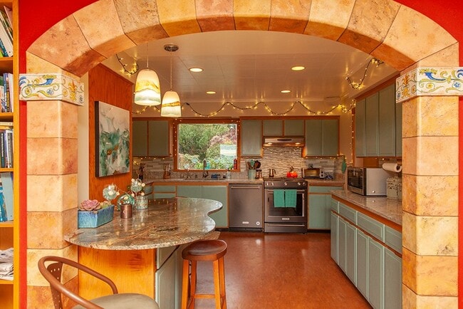 Building Photo - 3805 Marine Way