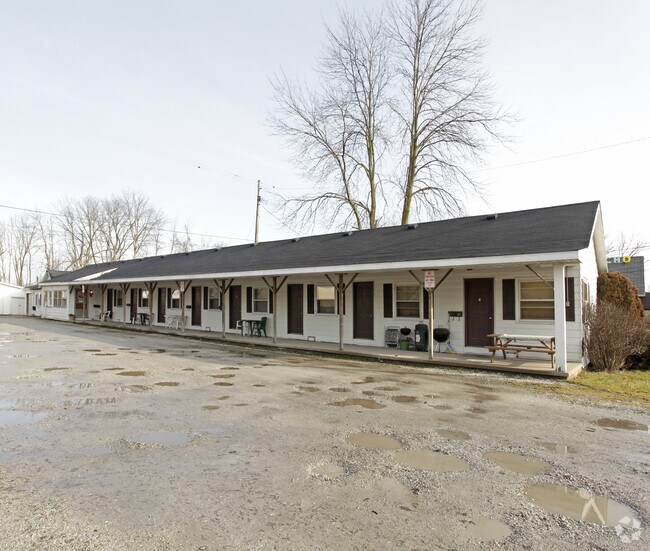 Primary Photo - Bel Rose Apts