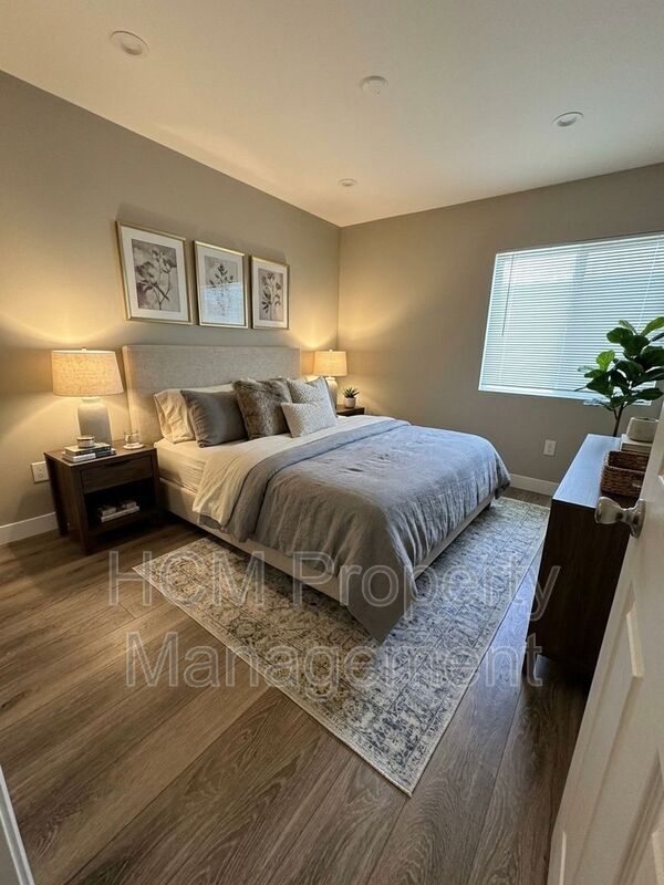 Building Photo - 874-876 North Orange St