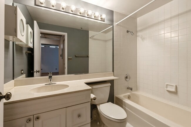 Building Photo - 1801 S Michigan Ave