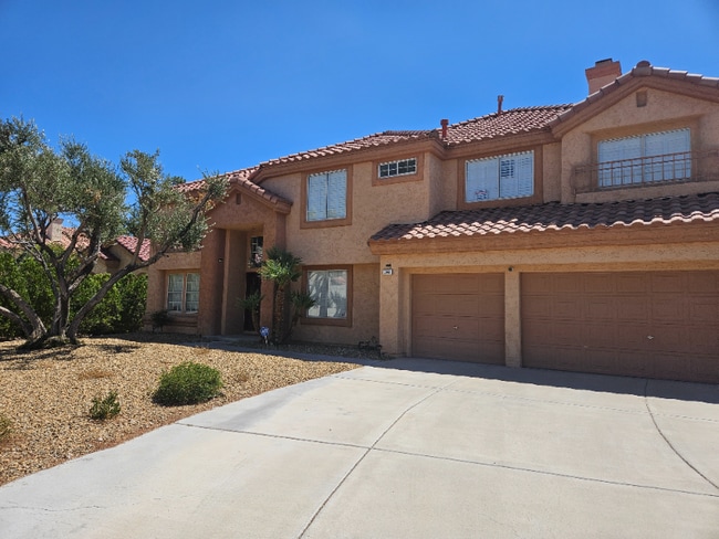 Building Photo - 2648 N Ontario Dr