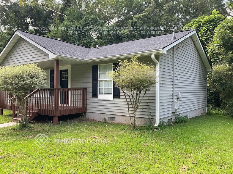 Building Photo - 738 Sheppard Rd