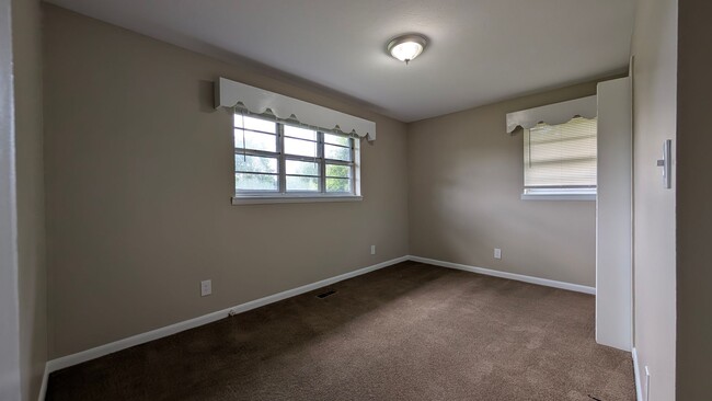 Building Photo - Traditional Brick Ranch Home for Lease | 3...