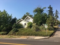 Building Photo - 6 Bedroom House near Downtown and Universi...