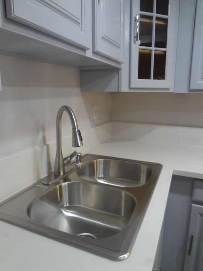 Building Photo - trov68