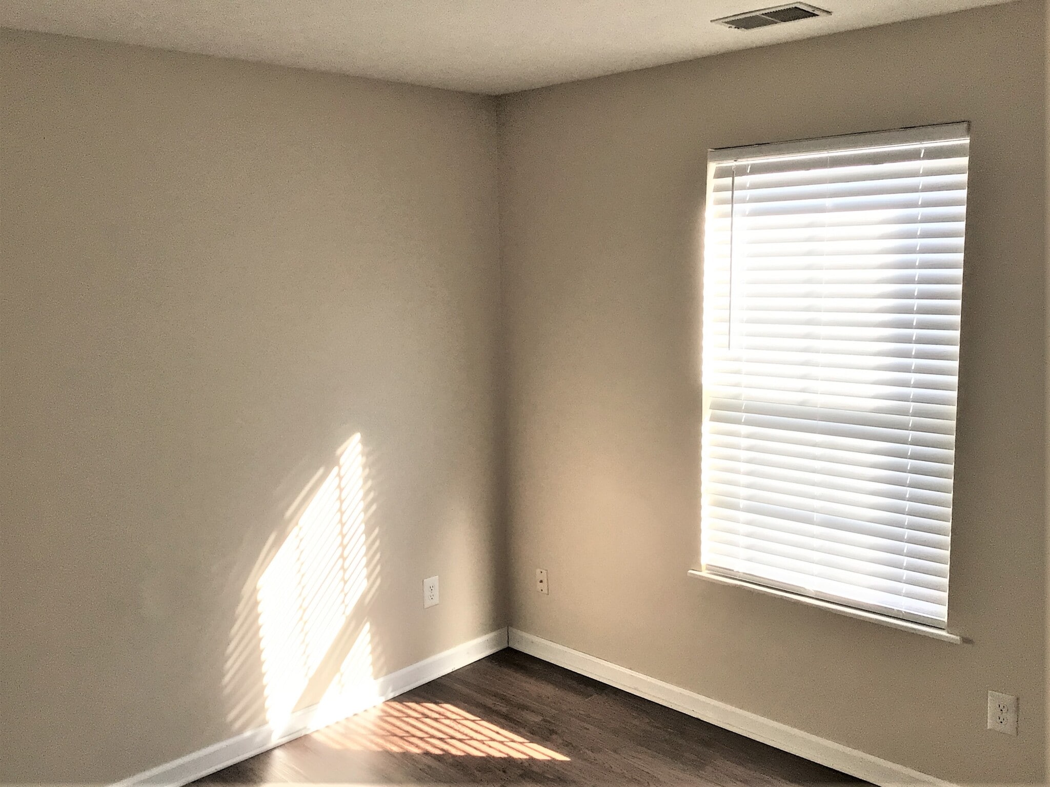 Building Photo - 2456 Miami Village Dr