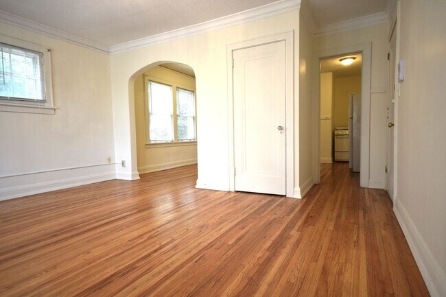 Building Photo - 1640 Randolph Ave