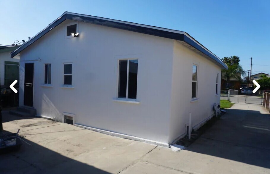 Building Photo - 224 W 84th St