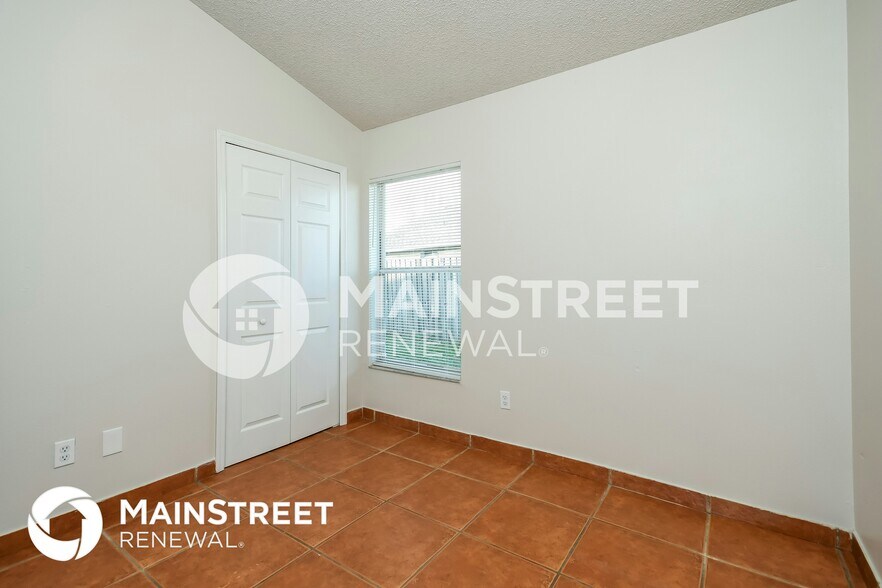 Building Photo - 9751 Red Clover Ave