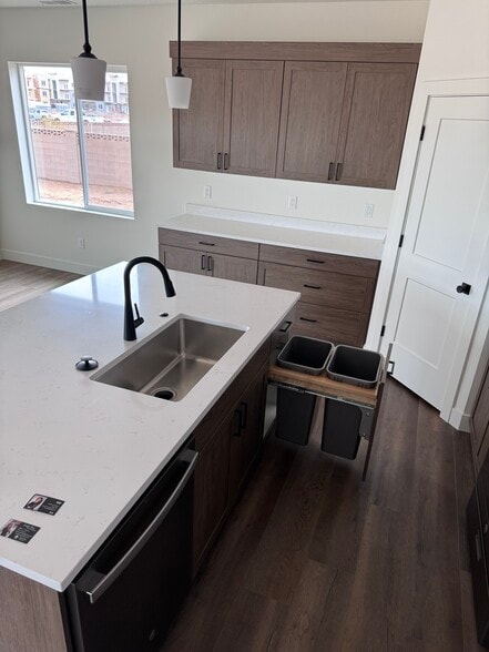 Kitchen - 4404 W 300 N