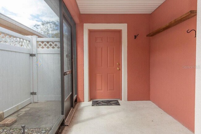 Building Photo - 808 Carlyle Ln