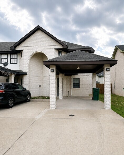 Building Photo - 2608 Melanie Dr
