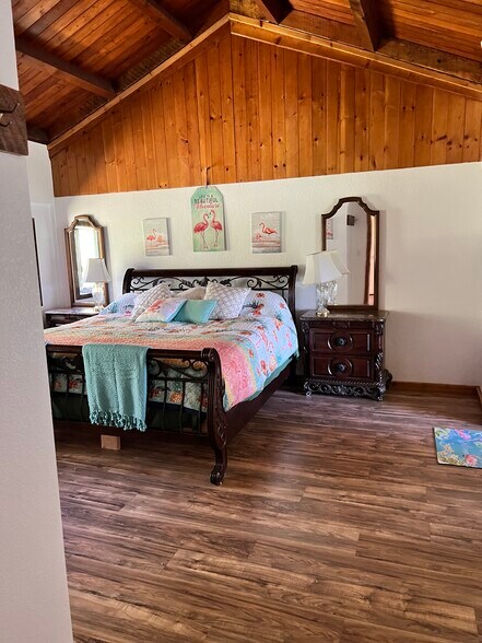 Building Photo - 260 Rustic Ln